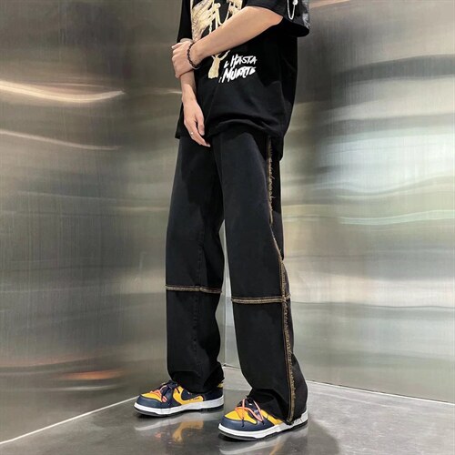 黑色