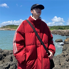 酒红色