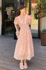 桔梗法式连衣裙夏女2025新款温柔风印花清新设计感气质方领仙女裙，女装连衣裙，浪娴服饰