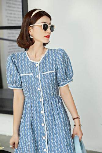 夏季新款连衣裙，女装连衣裙，莎咔