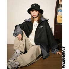 黑色