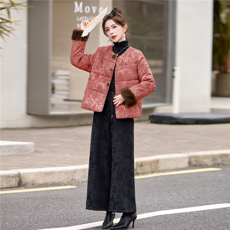 现货2025年新款羽绒服女复古新中式提花套装女加厚加绒休闲阔腿裤图片