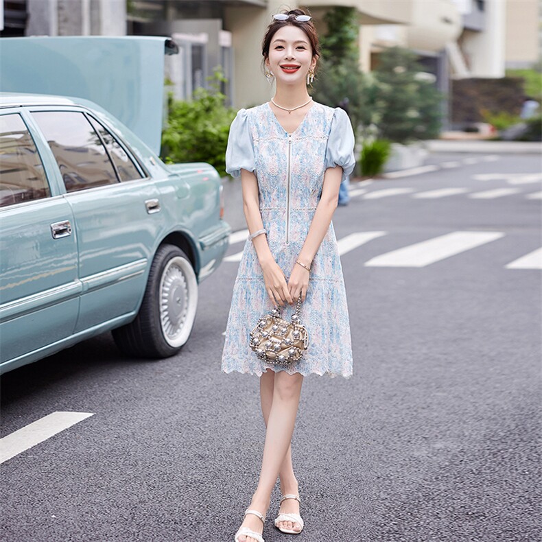 现货气质优雅裙子2025夏季新款女装重工刺绣蕾丝中长款连衣裙,女装连衣裙,利佳可人