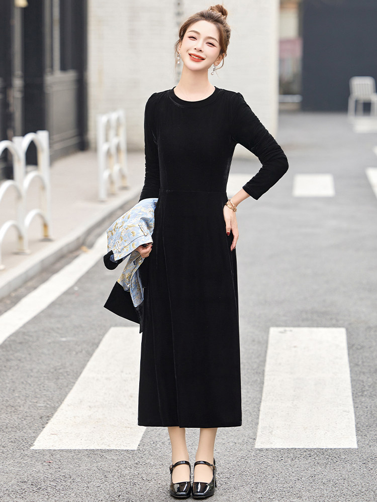 新中式2025春新款连衣裙女高级感气质马甲黑色内搭打底丝绒套装裙,女装套装/套裙,冬木谷雨