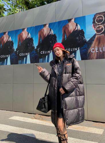 休闲胸口贴标长款羽绒SML，女装，尚映