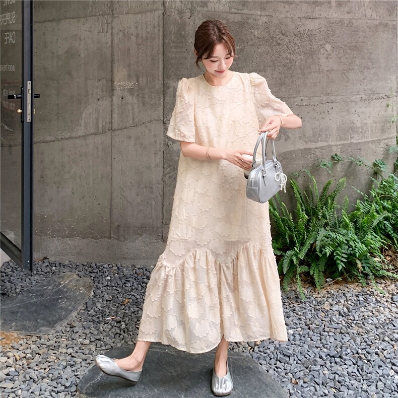 米杏色提花刺绣泡泡袖连衣裙女2025夏季新款法式漂亮荷叶边长裙子图片