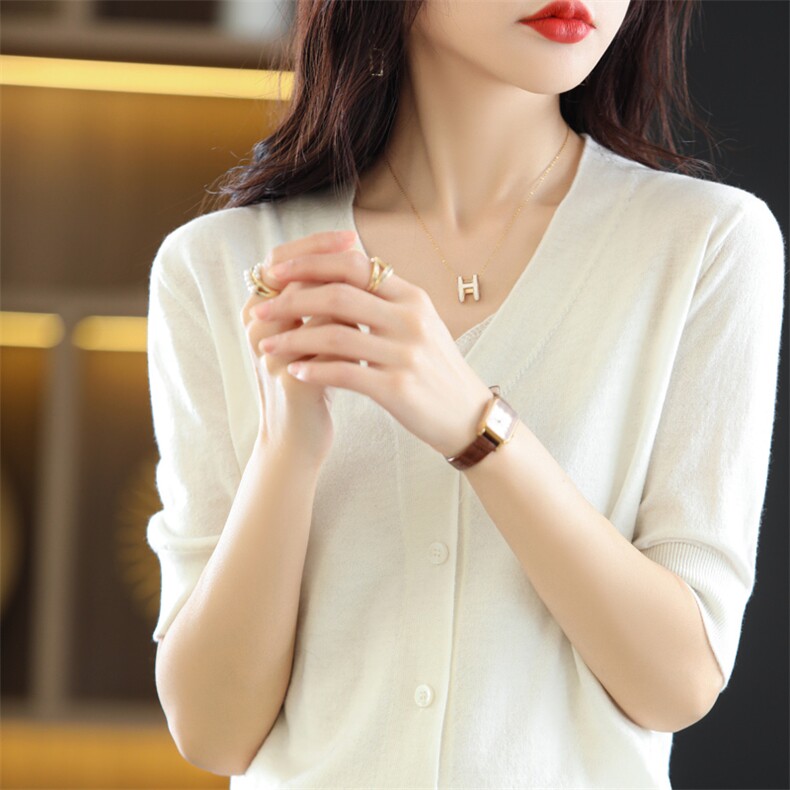 2022新款春夏薄款V领精纺羊绒开衫短袖女针织半袖纯羊毛宽松外搭图片