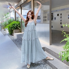甜美度假风花朵拼接吊带连衣裙2025夏季新款宽松显瘦超仙A字长裙，女装连衣裙，纯色衣恋