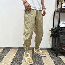 卡其色