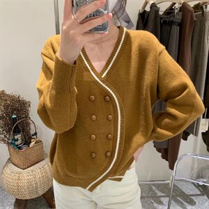 358设计感v领毛衣开衫图片