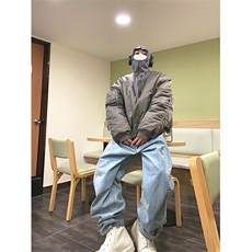 灰绿色