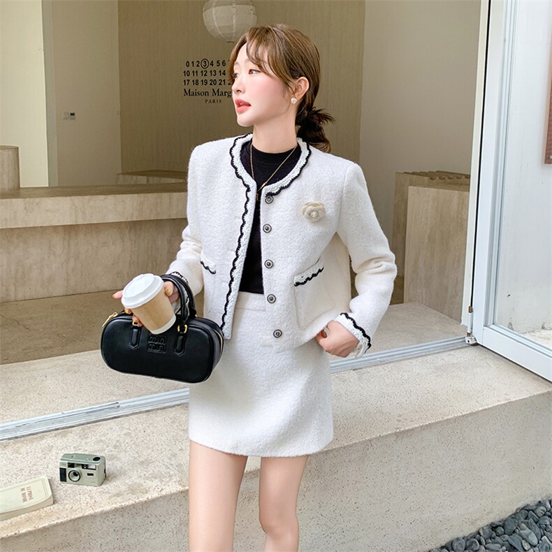 2025年冬季加羽绒短裙小香风套装女修身公主风显瘦A字裙两件套,女装套装/套裙,1D102-1