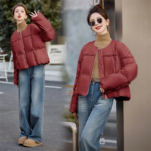 现货2025冬季新款时尚气质百搭圆领保暖舒适立体剪花羽绒服外套图片
