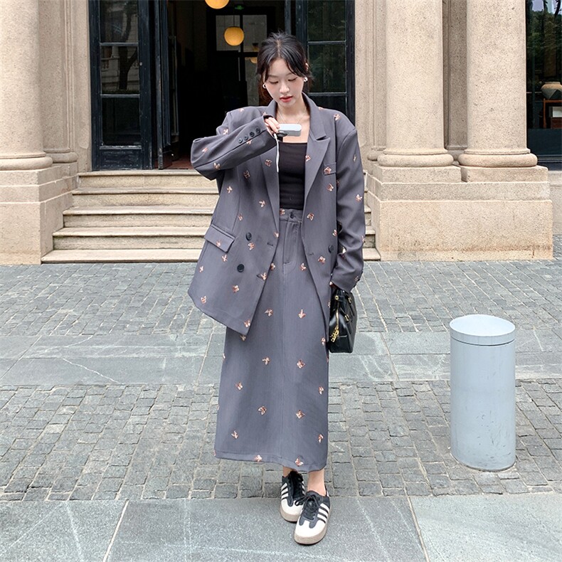 小众设计穿搭灰色西装外套配半身裙女春秋超火好看高级通勤风套装,女装套装/套裙,2C292