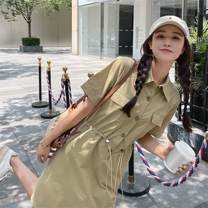 韩版卡其色工装连体裤女2025夏季新款设计感休闲宽松显瘦连衣短裤图片