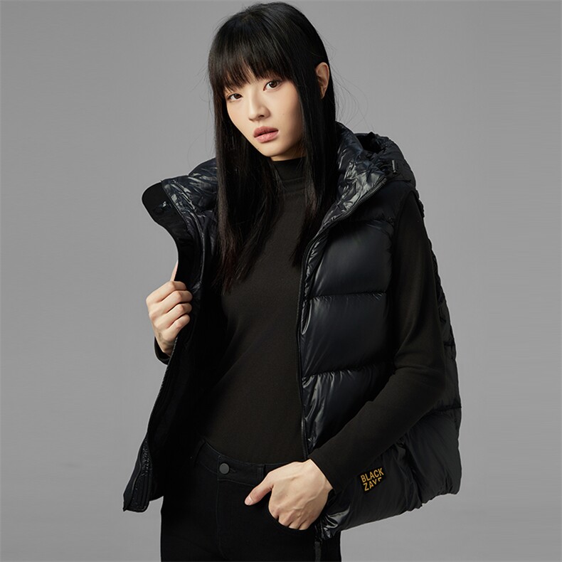 2024冬装新款黑金马甲石墨烯发热保温简约气质羽绒服,女装羽绒服,PLAYFOX