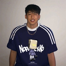 藏青色