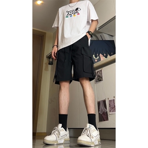 聚酯纤维 大口袋夏季冰丝防水速干工装短裤男图片