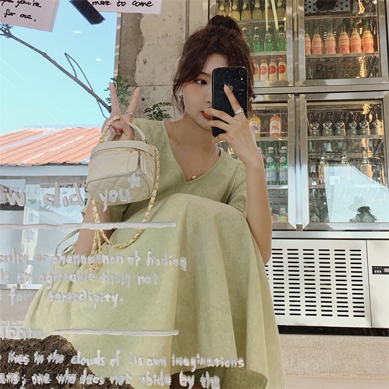 （现货）收腰泡泡袖连衣裙女2024年夏季新款时尚气质法式V领裙子,女装连衣裙,唯依ONLY