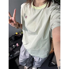 豆绿色