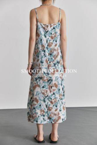 产品碎花连衣裙，女装连衣裙，SMOOTH