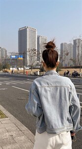 别针胸针外套图片
