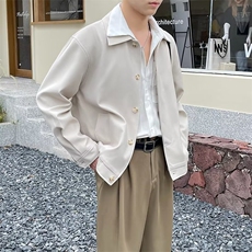 浅卡其色