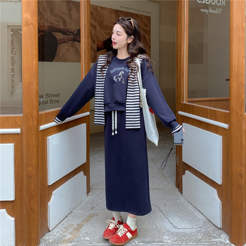 【新品】马年刺绣卫衣半身裙套装带披肩,女装套装/套裙,2B076