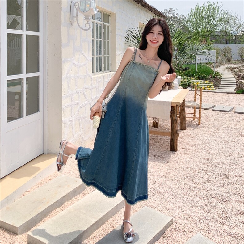 法式复古渐变色牛仔吊带连衣裙女夏季小众设计性感收腰长裙小个子,女装连衣裙,2D078