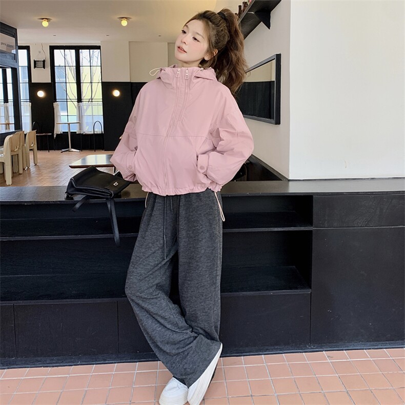 今年流行漂亮冲锋衣短外套女2025春季新款小个子宽松休闲工装夹克,女装短外套,多米2-075