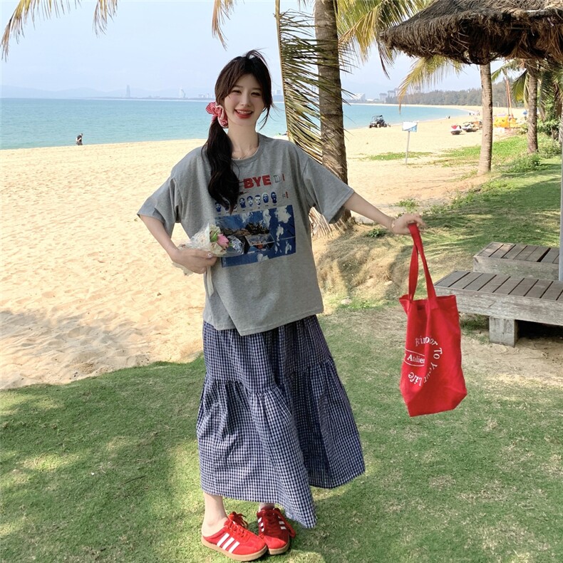 灰色慵懒风印花T恤套装裙女夏季小个子绝美休闲减龄半身裙两件套图片