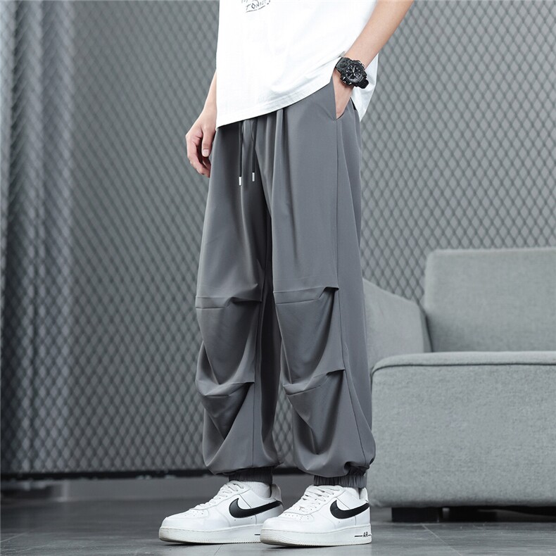 冰丝垂感褶皱休闲裤K021模特酒店景92%聚酯纤维8%氨纶(S-2XL)TP22,男装休闲裤,电商A088