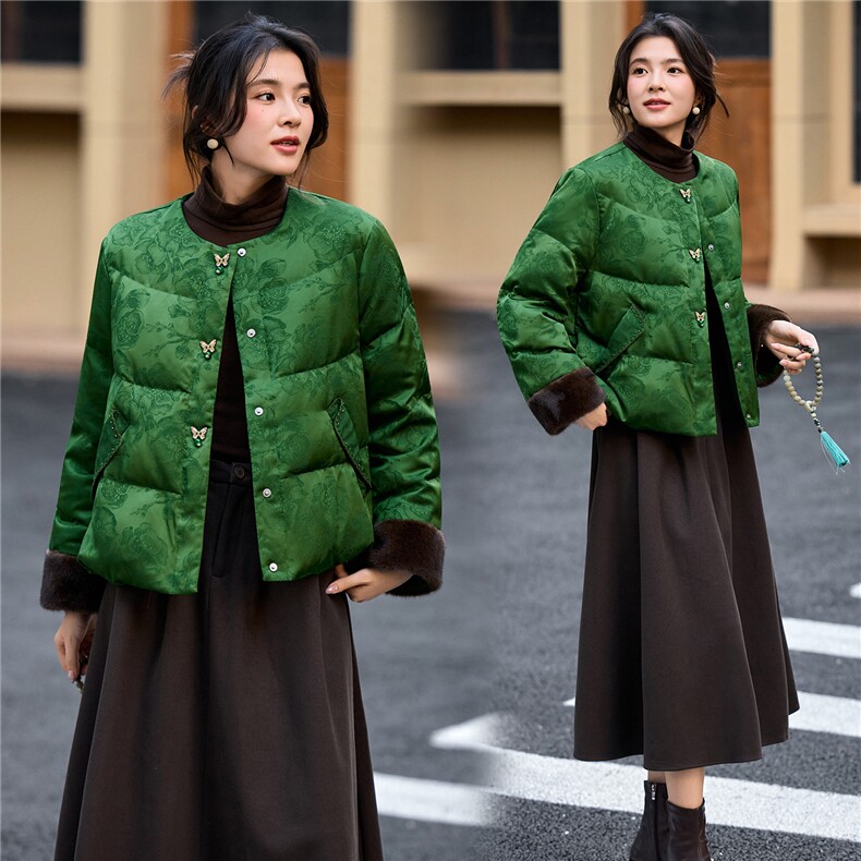 2025年冬季宽松高端皮草新中式民族风提花羽绒服唐装外套,女装羽绒服,简韵佳