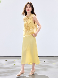 夏季新款现货！2026新中式重工刺绣植物花卉马甲+吊带连衣裙套装图片