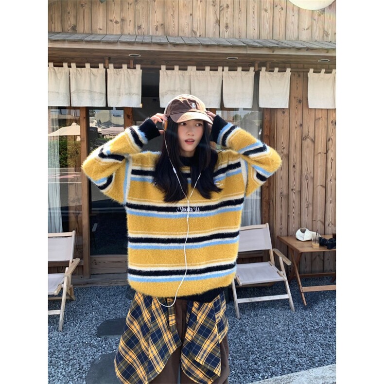 秋冬新款刺绣条纹水貂毛圆领毛衣男女松弛感慵懒风套头针织衫潮流图片