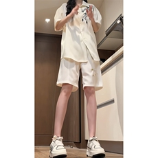 白色