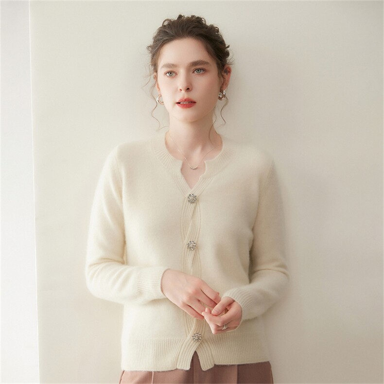 秋冬高级感山羊绒开衫女圆领交叉镶钻纽扣针织毛衣宽松羊毛衫外套，女装羊绒衫，澳煜绒