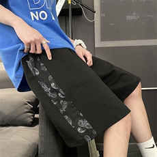 黑色