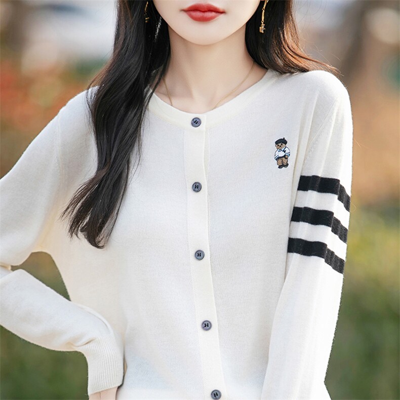 圆领拼色精纺羊毛开衫女刺绣小熊长袖针织衫毛衣宽松休闲外套上衣,针织衫/毛衣,佰米娇羊绒