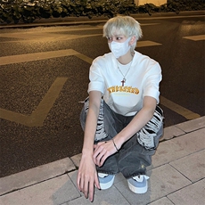 白色