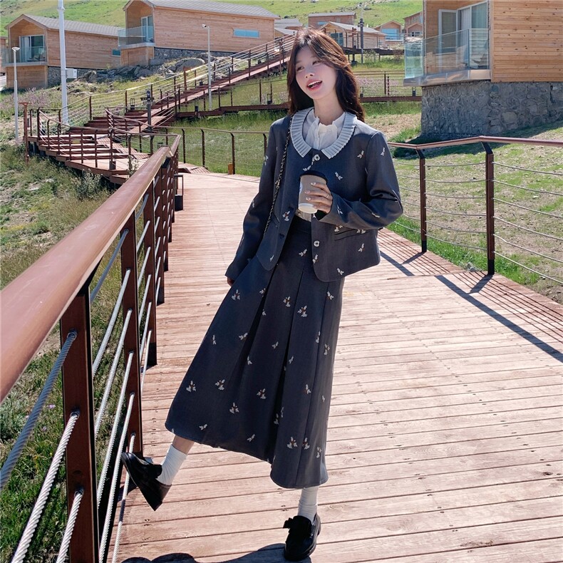 2025年秋季新款套装两件套绣花RF2C290-6862#-P195-K295，女装套装/套裙，蝶眷