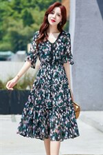 2021夏季新款简约气质减龄花边V领收腰显瘦碎花连衣裙，女装连衣裙，贵人树