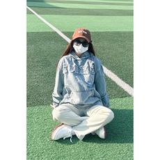 蓝色