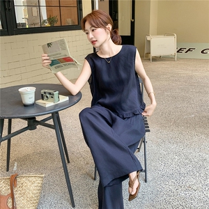 法式复古木耳边时尚减龄套装裤女2025年夏季新款背心阔腿裤两件套图片