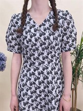 现货夏季新款盐缩肌理面料连衣裙，女装连衣裙，蘑小菇