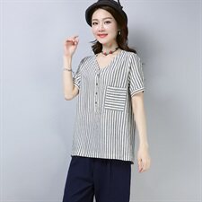 T恤V领口袋纽扣竖条纹2021年夏季短袖宽松个性修身显瘦，女装T恤，独衣靓