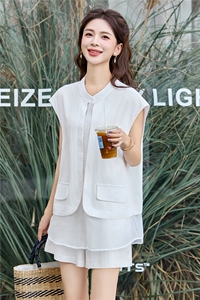 职业御姐套装女2025夏季新款欧韩货醋酸马甲网红短裤高级感两件套图片