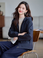现货!2025年冬季时尚连帽大口袋加绒加厚女外套，女装棉衣/棉服，依恋蒂丝
