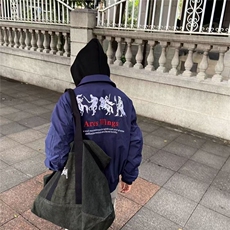 藏青色