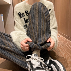 深蓝色